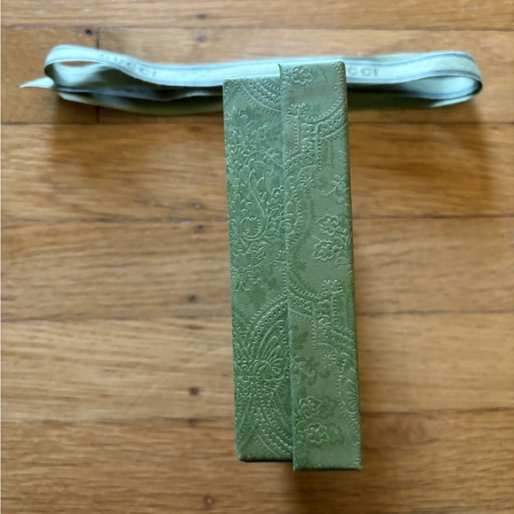 Gucci small box with ribbon - Picture 2 of 4